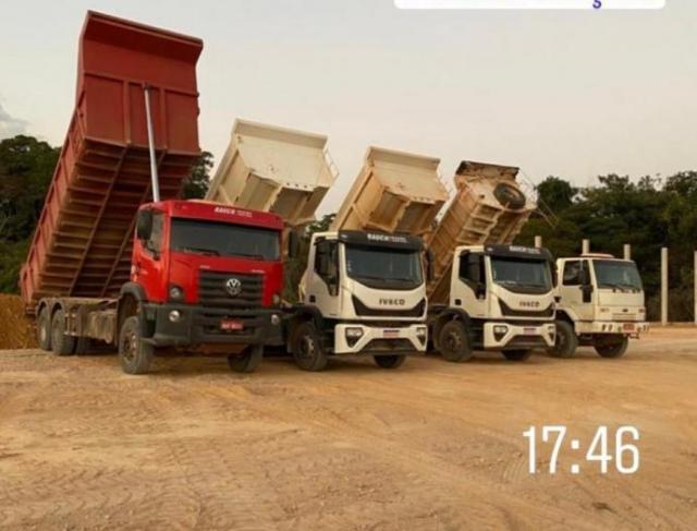 Transporte com caminhão caçamba